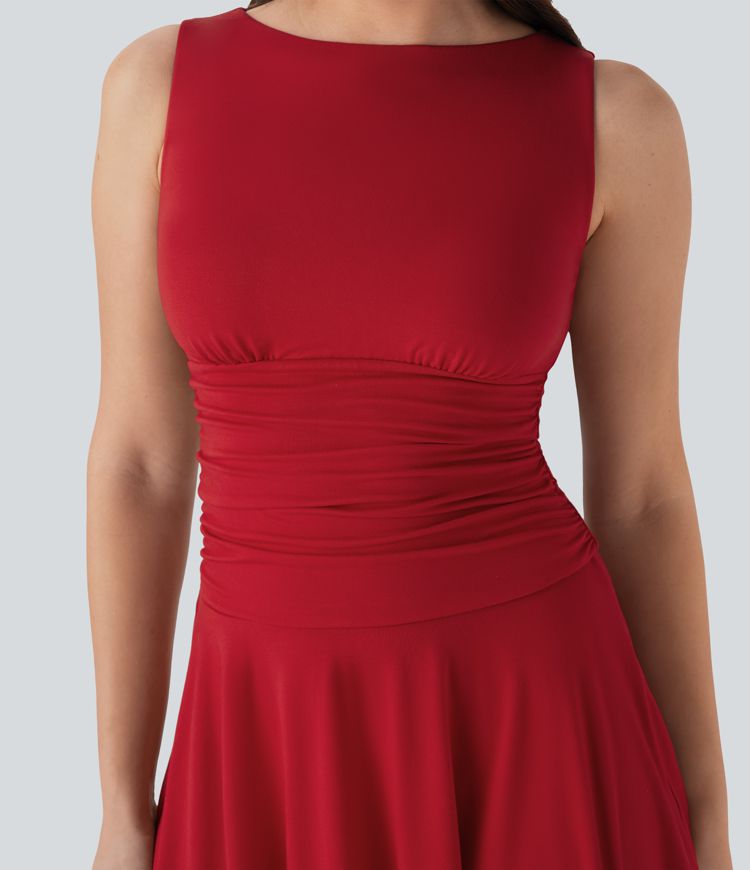 Vestido mini fluido cuello barco sin mangas fruncido