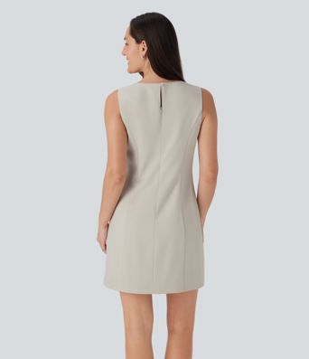 Vestido corto de oficina sin mancas con cuello barco, botones, cremallera invisible y bolsillos