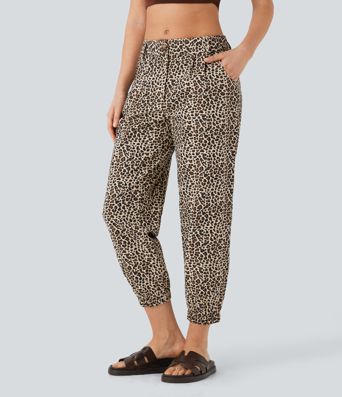 Lässige Baumwoll-Jogginghose mit mittelhohem Bund, Seitentaschen und Leopardenmuster