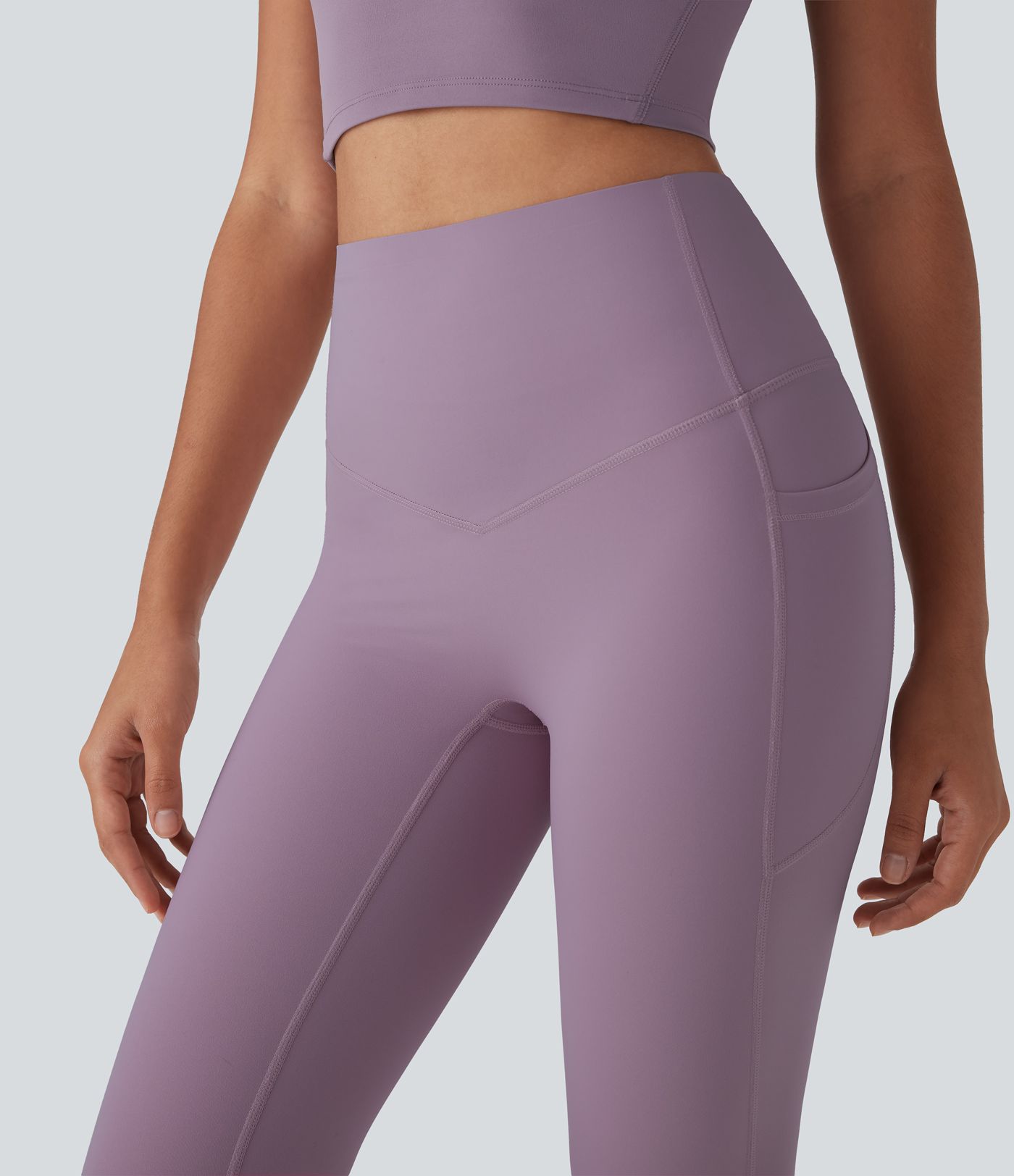 Leggings de yoga moldeadores Halara UltraSculpt™ Refrescante de secado rápido con tiro alto efecto reductor de abdomen y bolsillos - UPF 50+