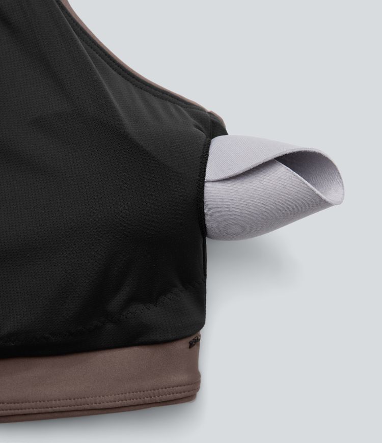 Glänzender, rückenfreier Crossover-Workout-Sport-BH mit mittlerem Support und verstellbaren Trägern