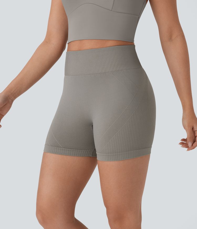 Pantalones Cortos de Yoga de Ciclista de Cintura Alta con Pliegues y Flujo Perfecto 4"