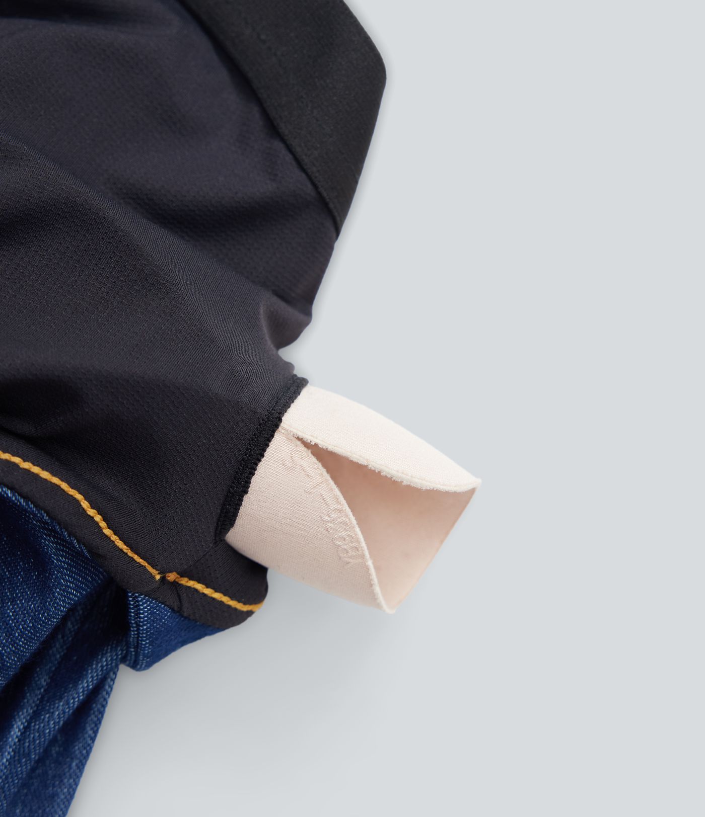 Robe de tennis active Halara Flex™ mini moulante en denim stretch lavé, 2 pièces, col licou, dos nu, toucher frais et poches latérales