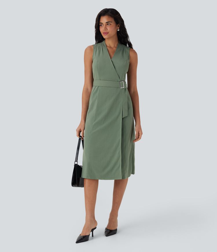 Vestido midi sin mangas y escote en V cruzado con cinturón y bolsillos laterales