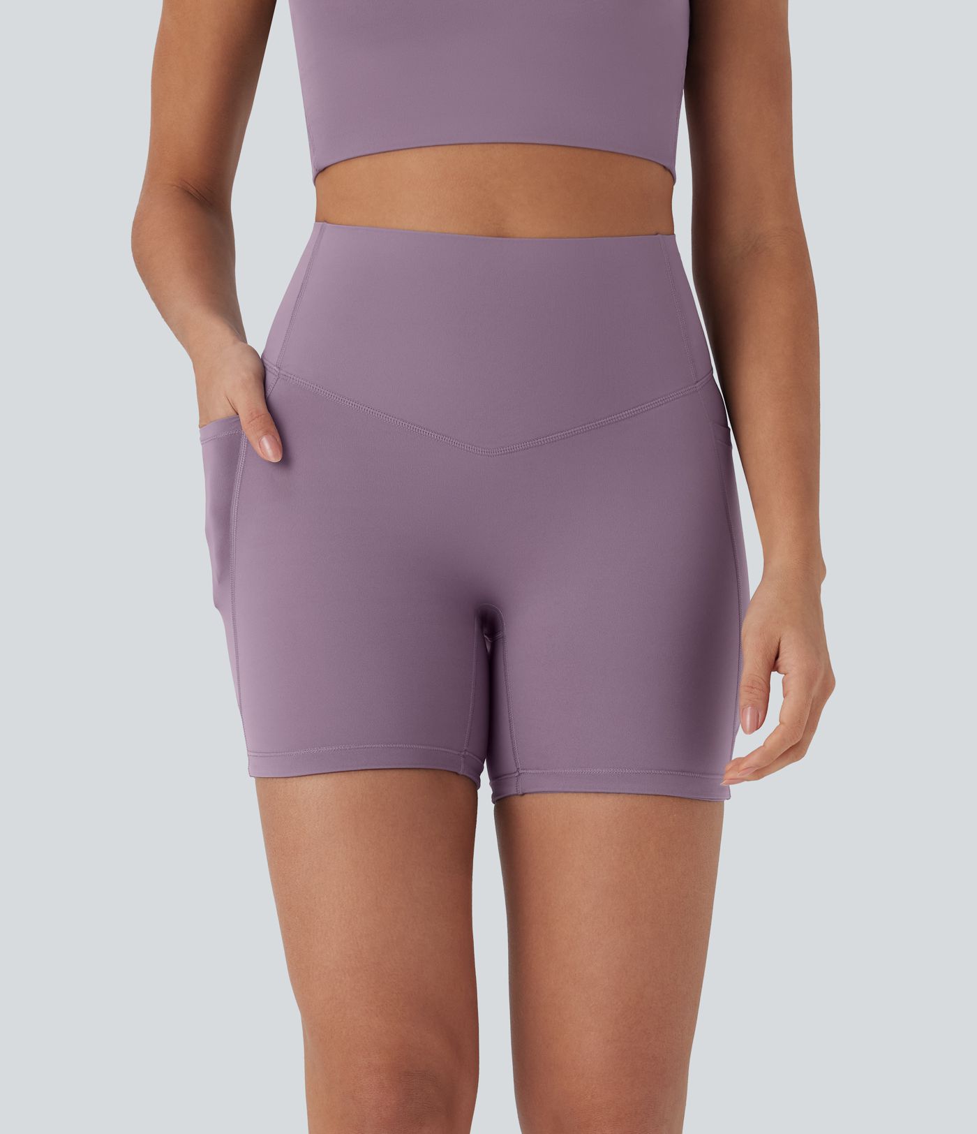 Shorts de yoga moldeadores Halara UltraSculpt™ Refrescante de secado rápido con tiro alto reductor de abdomen de 12,7cm y bolsillos - UPF 50+