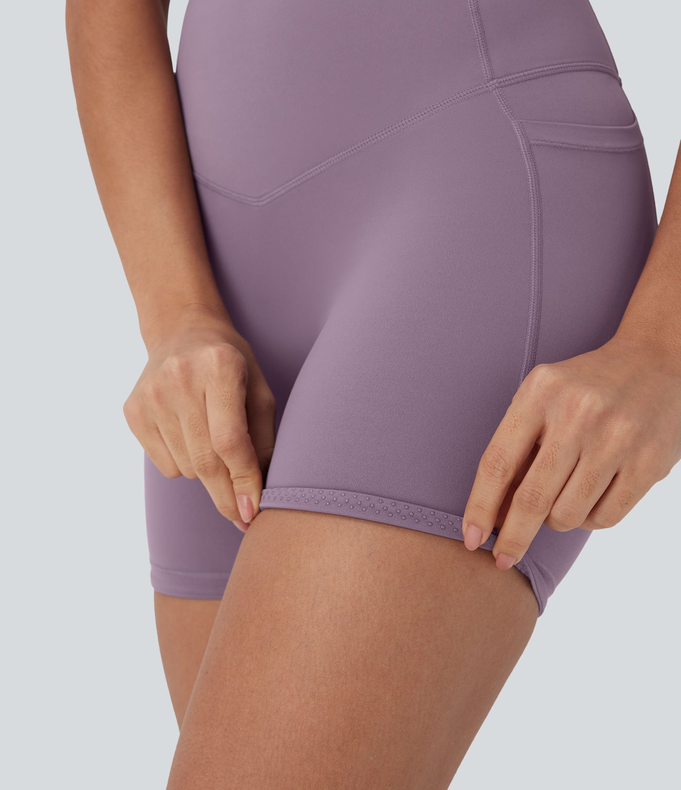 Shorts de yoga moldeadores Halara UltraSculpt™ Refrescante de secado rápido con tiro alto reductor de abdomen de 12,7cm y bolsillos - UPF 50+