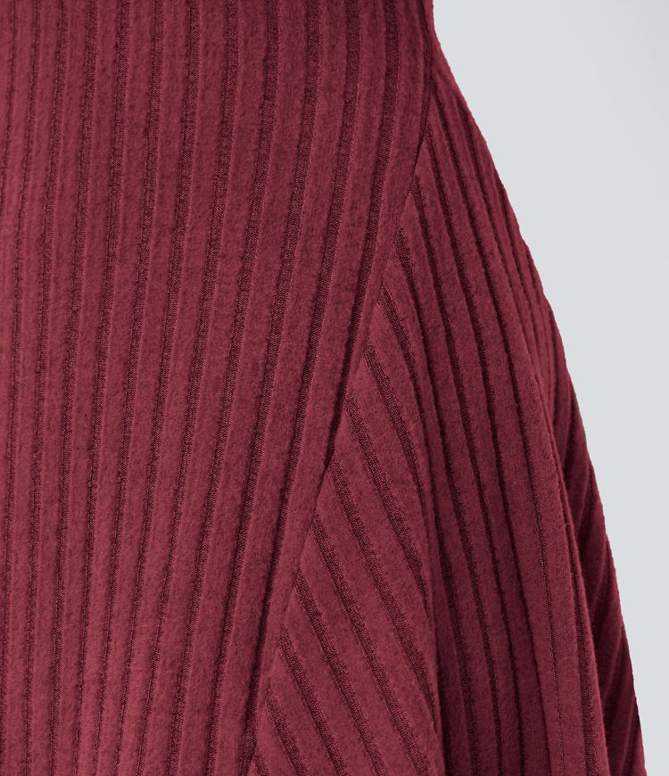 Robe courte décontractée en maille côtelée à col montant et manches longues