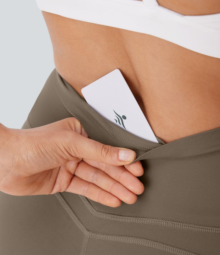 Leggings Halara UltraSculpt™ SoCinched yoga corte acampanado tiro alto control abdomen bolsillo trasero