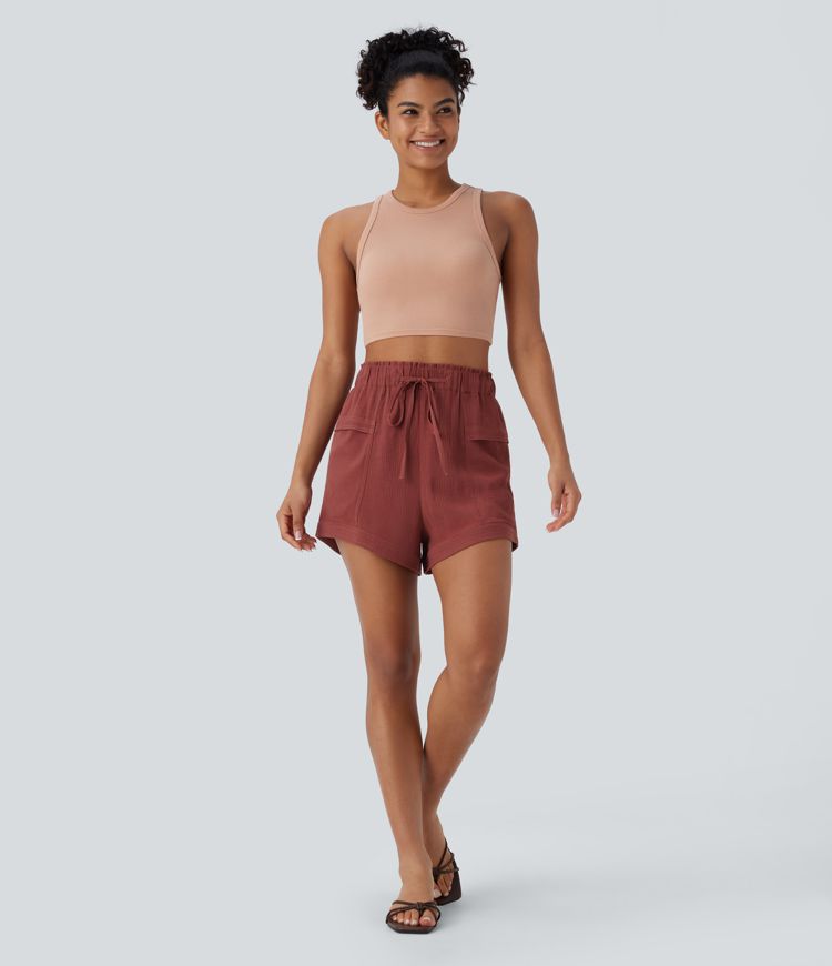 Pantalón corto resort tiro medio cordón volante múltiple bolsillo