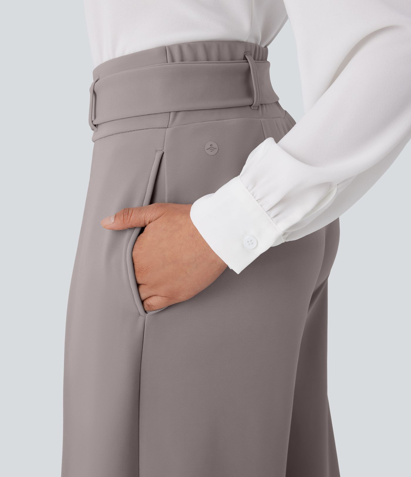 Halara Flex™ Stoffhose in Mikrowaffel-Optik mit hohem Bund, Seitentaschen, Gürtel und weitem Bein