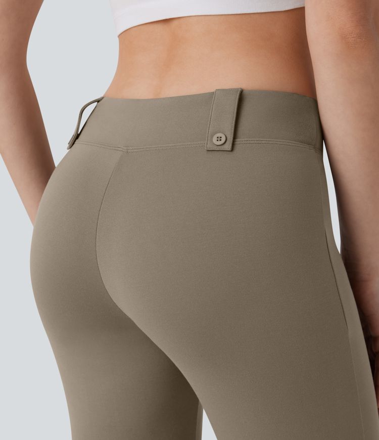 Pantalon décontracté taille basse avec boutons décoratifs