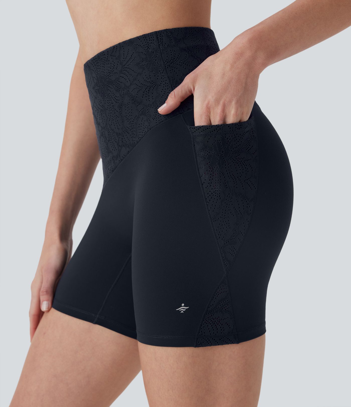 Shorts biker moldeadores Halara UltraSculpt™ de tiro alto reductor de abdomen con encaje en contraste de 12,7cm con bolsillos laterales