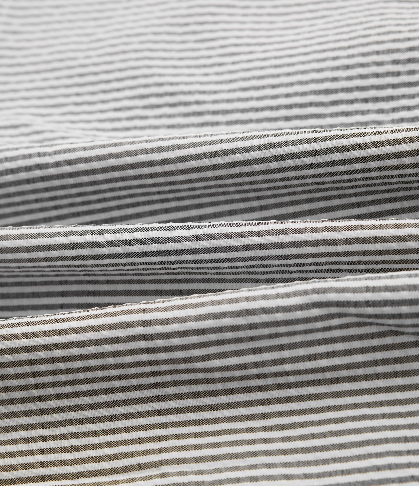 Vestido mini de playa a rayas con espalda descubierta y bolsillos