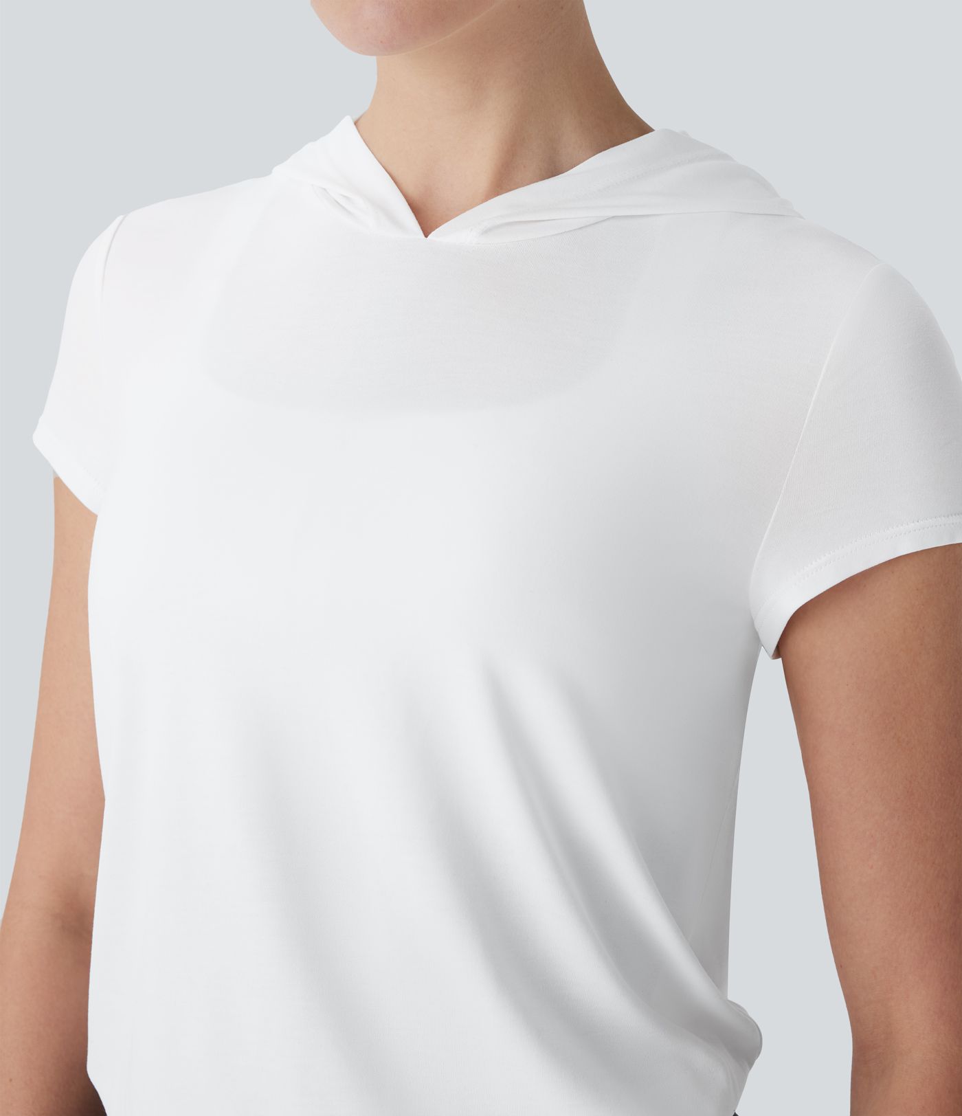 Yoga-Sport-Top mit Kapuze und kurzen Ärmeln und Cut-Out