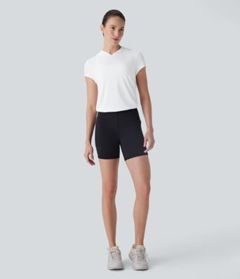 Yoga-Sport-Top mit Kapuze und kurzen Ärmeln und Cut-Out