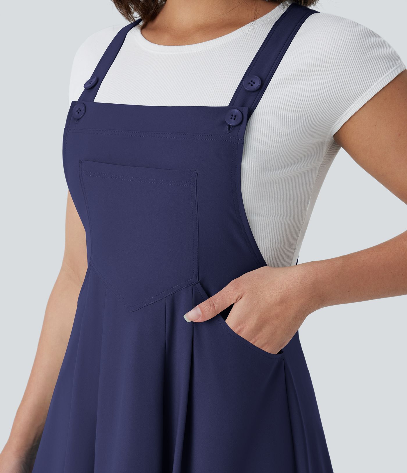 Breezeful™ Fließendes Midi-Freizeitkleid mit mehreren Taschen, verstellbaren Riemen und Knöpfen - schnelltrocknend Breezeful™ Fließendes Midi-Freizeitkleid mit mehreren Taschen, verstellbaren Riemen und Knöpfen - schnelltrocknend