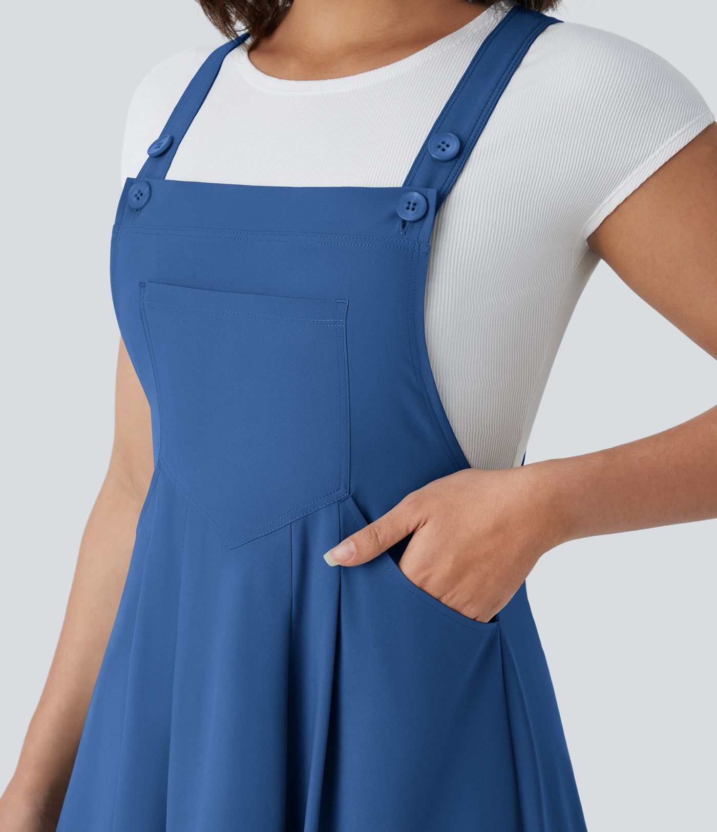 Breezeful™ Fließendes Midi-Freizeitkleid mit mehreren Taschen, verstellbaren Riemen und Knöpfen - schnelltrocknend Breezeful™ Fließendes Midi-Freizeitkleid mit mehreren Taschen, verstellbaren Riemen und Knöpfen - schnelltrocknend