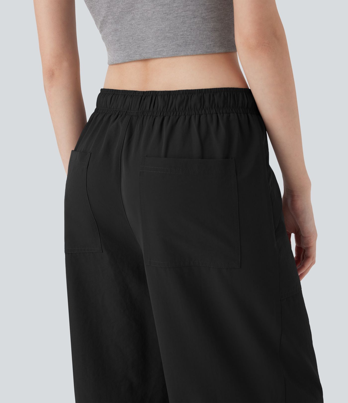 Wander-Cargohose mit mittelhohem Bund, mehreren Taschen und weitem Bein