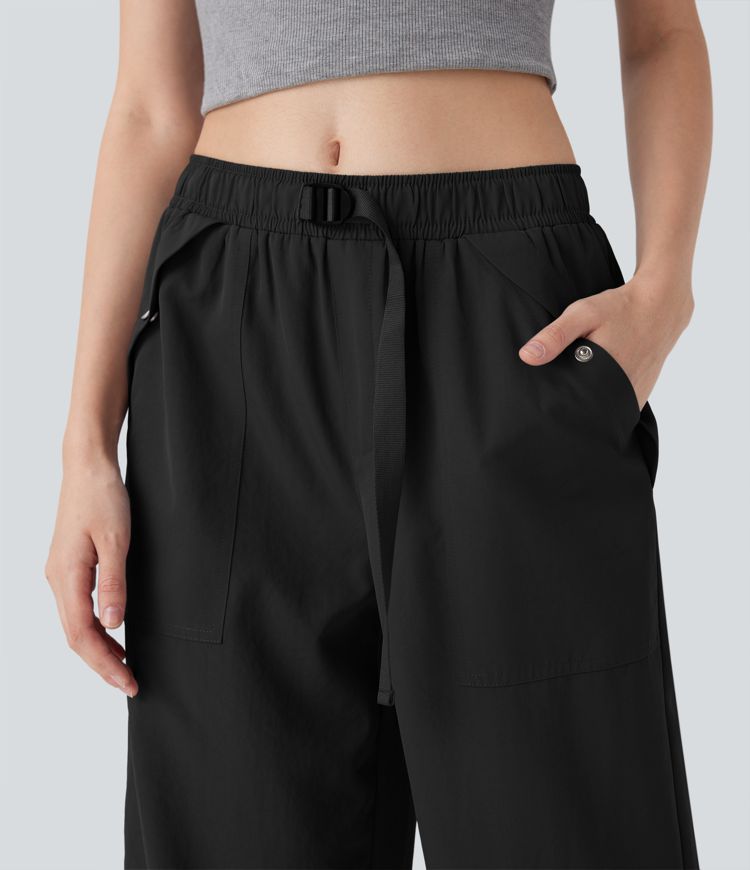 Wander-Cargohose mit mittelhohem Bund, mehreren Taschen und weitem Bein