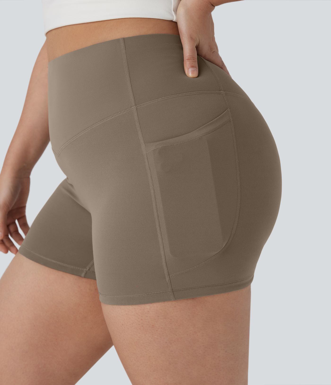 Shorts de bikers deportivos moldeadores Halara UltraSculpt™ con reductor de abdomen y tiro alto de 7,6 cm con bolsillos laterales