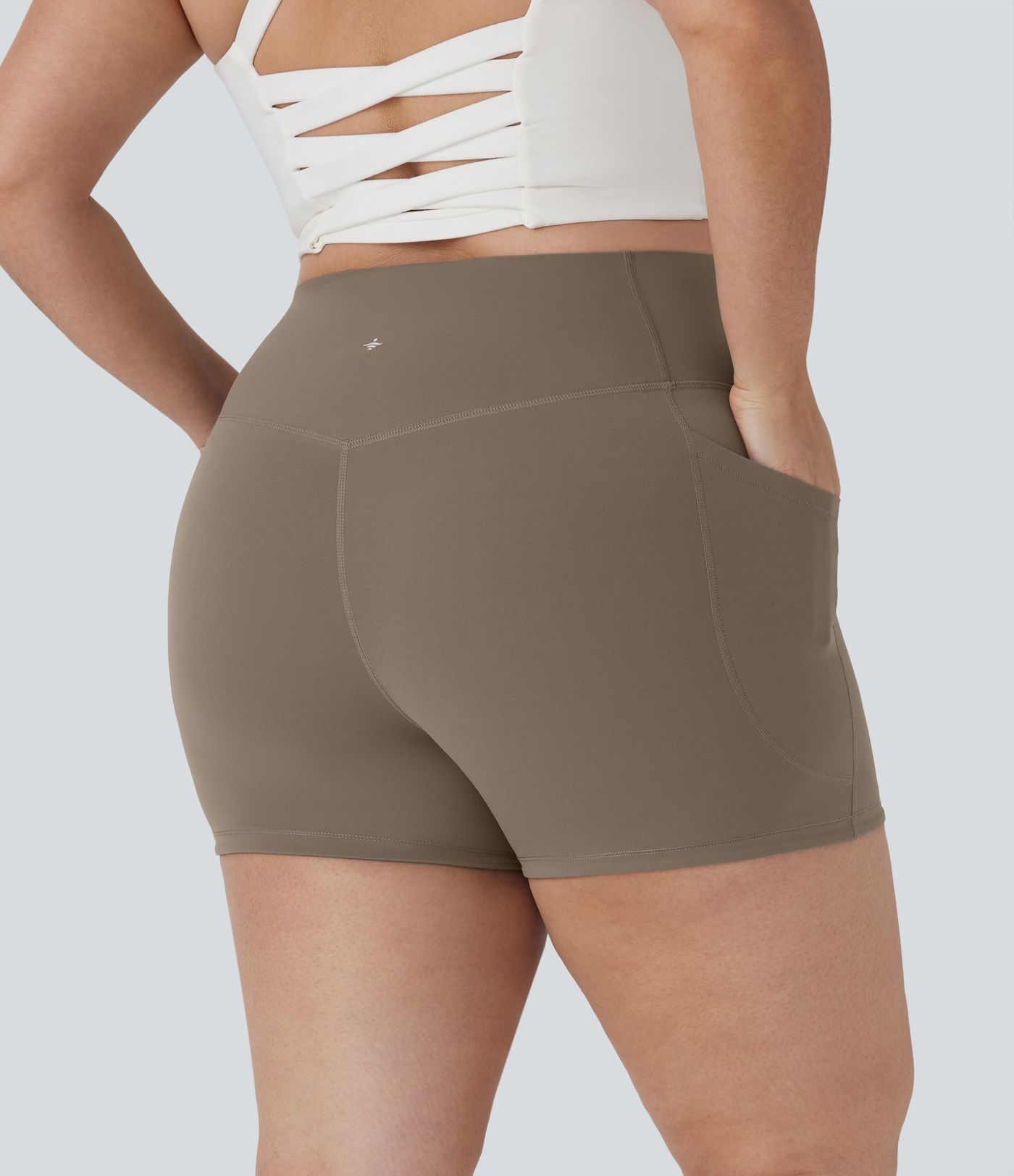 Shorts de bikers deportivos moldeadores Halara UltraSculpt™ con reductor de abdomen y tiro alto de 7,6 cm con bolsillos laterales