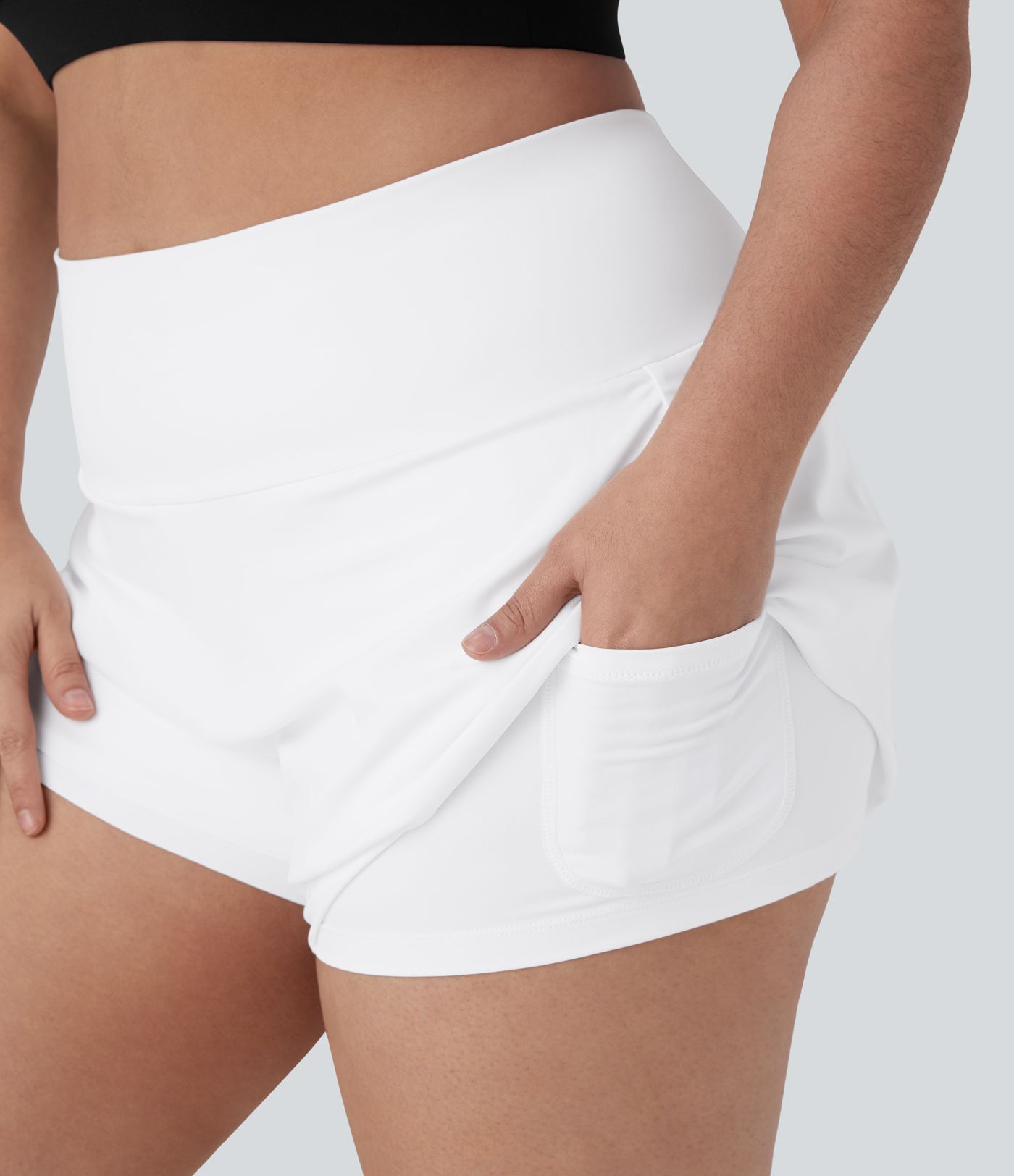 Shorts de yoga Softlyzero™ Airy de tiro alto con fruncido, dobladillo curvo de tacto fresco con bolsillos en tallas grandes