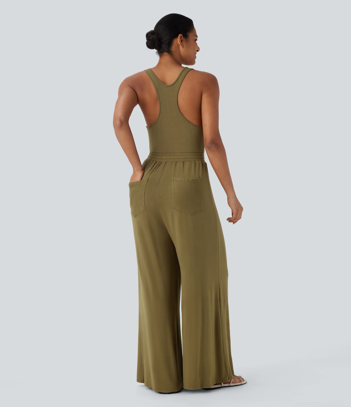 U-hals racerback casual jumpsuit med snøre og lommer