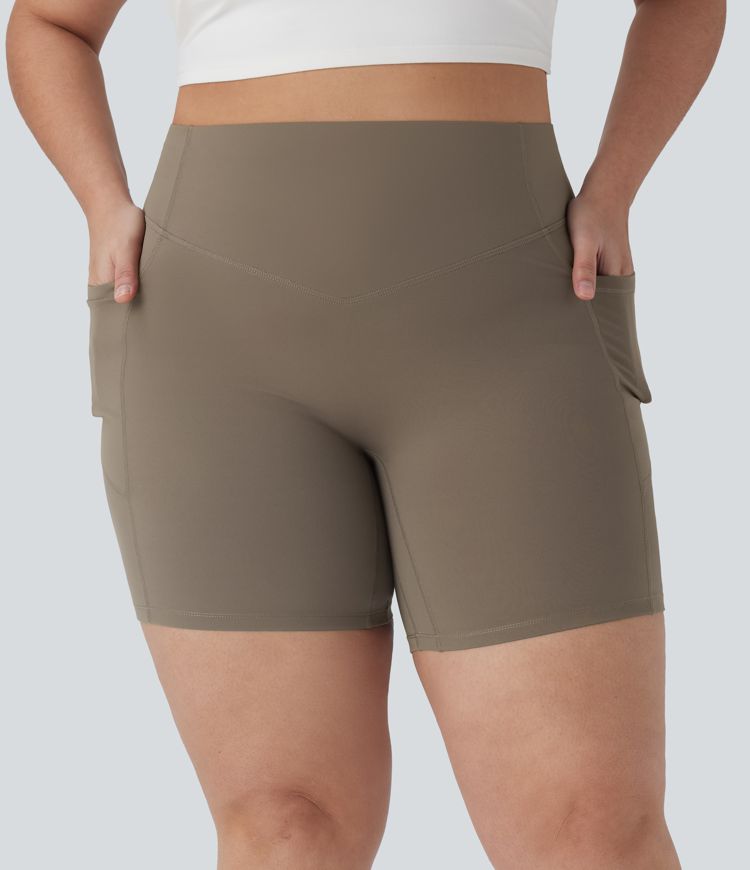 Short cycliste 17,5 cm d'entraînement gainant galbant taille haute grande taille avec effet scrunch et poches Halara UltraSculpt™