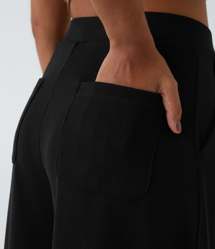 Pantalón harem acanalado de tiro alto con plisado y múltiples bolsillos