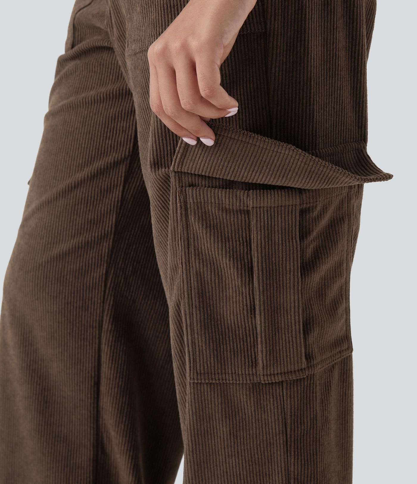 Pantalón cargo pana pierna recta múltiple bolsillo tiro medio