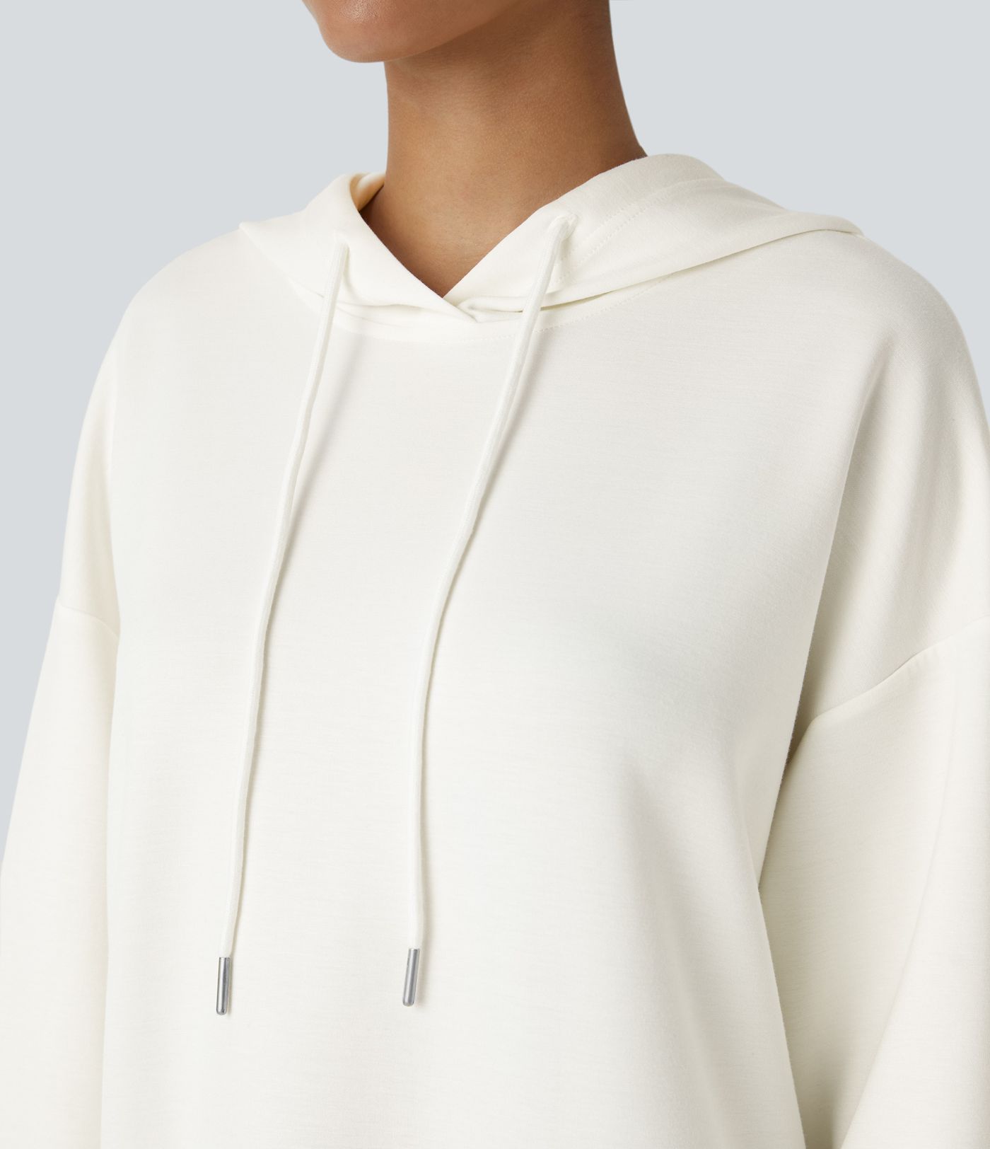 Mikina s kapucňou a klokaním vreckom, so šnúrkou a dlhým rukávom, voľného strihu