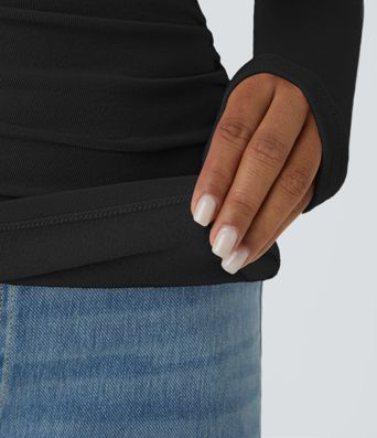 Enges, legeres Thermo-Oberteil mit Trichterhalsausschnitt, langen Ärmeln und Rüschen