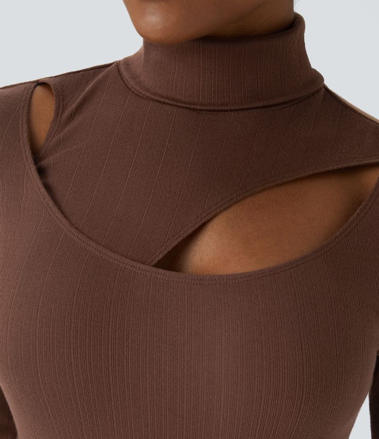 Top ajustado manga larga cuello alto abertura acanalado