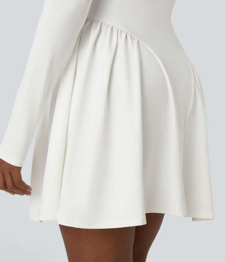 Vestido corto plisado manga larga cuello cuadrado cordón corsé