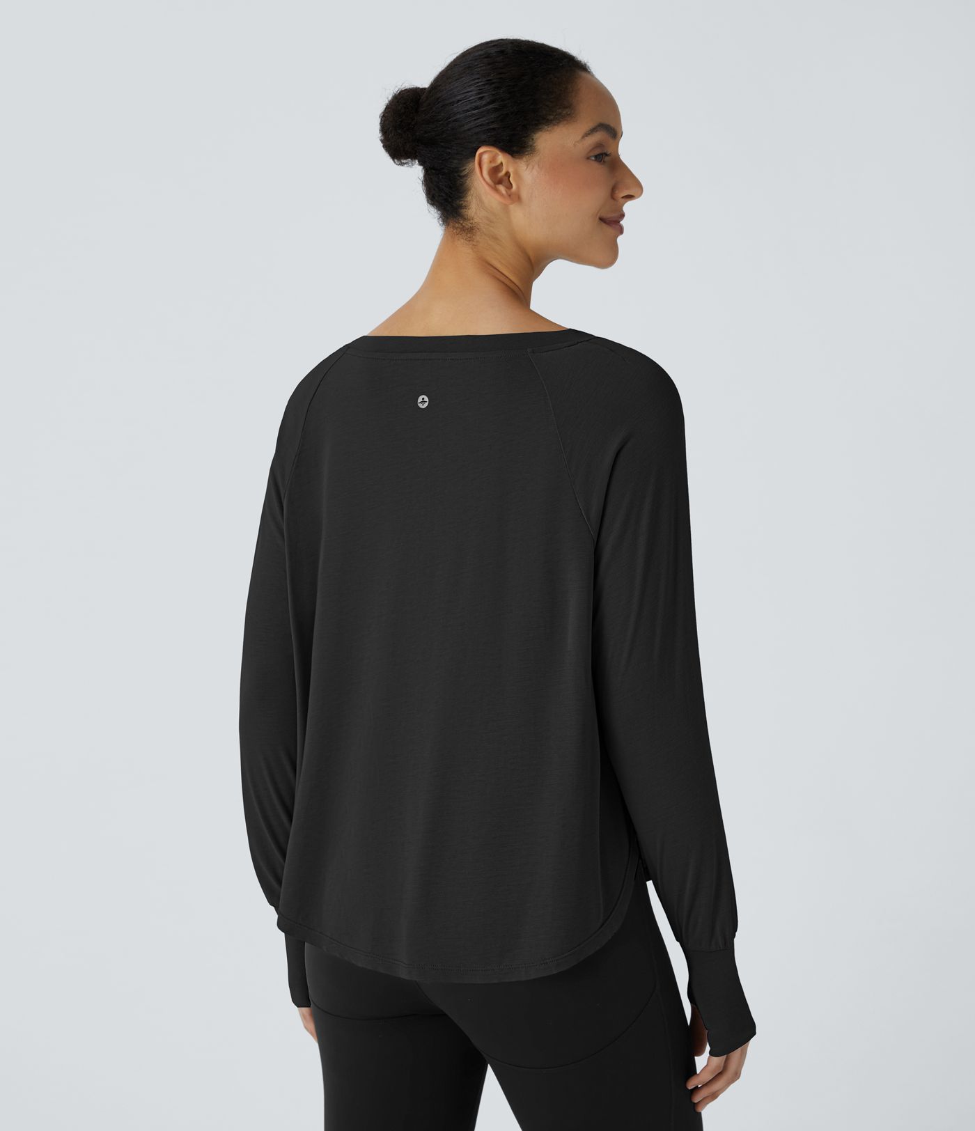 V Neck Thumb Hole Long Sleeve Curved Hem Draped Yoga Sports Top