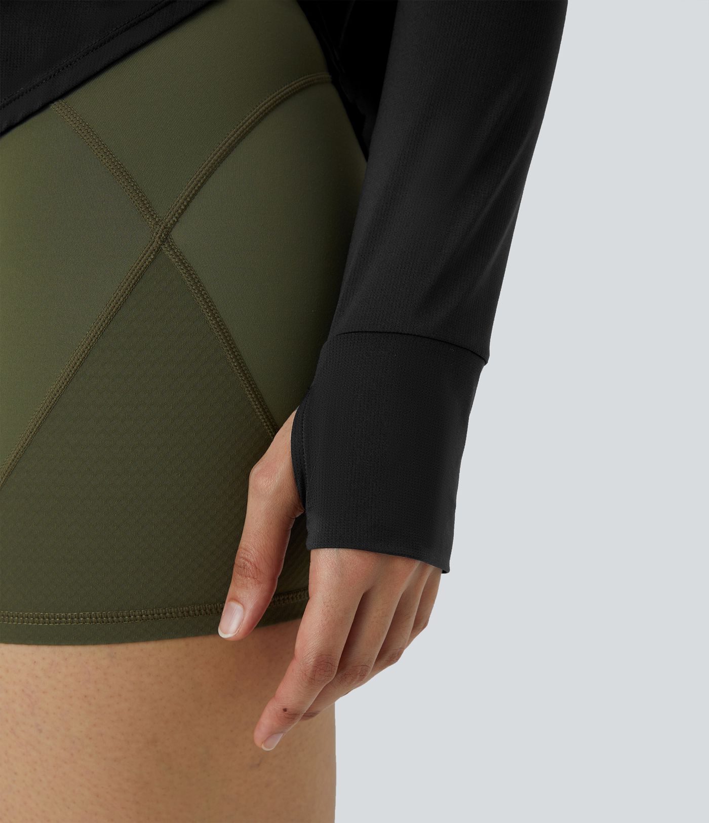 Yoga-Sport-Top mit Rundhalsausschnitt, Daumenloch, gefaltetem, abgerundetem Saum