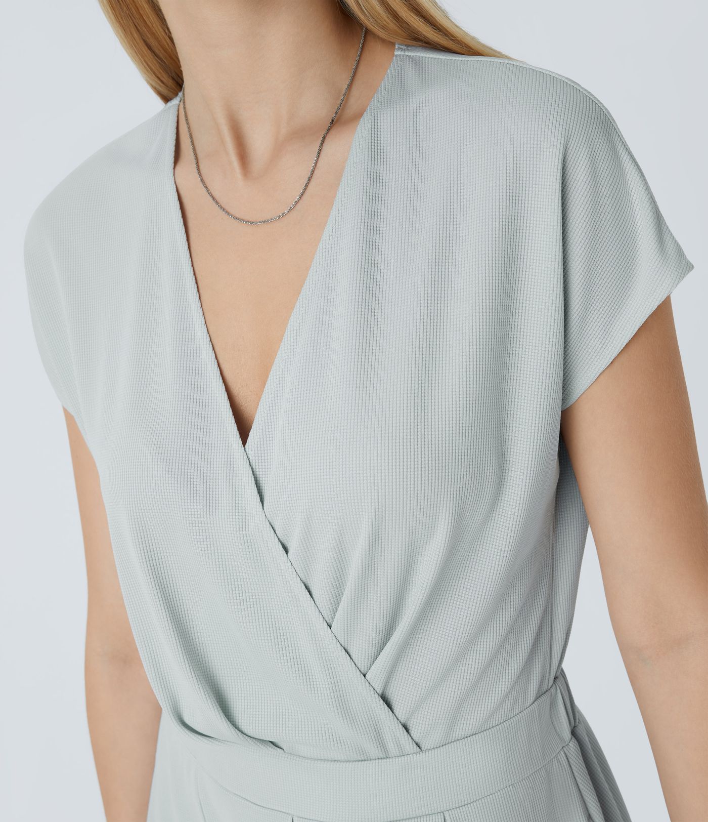 Vestido maxi cuello V manga corta bolsillo lateral plisado gofre fluido