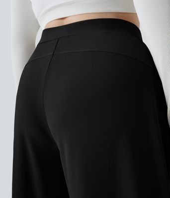 Pantalon de travail grande taille Halara Flex™ à taille haute sculptante et amincissante, poches latérales, jambes larges et tissu micro-gaufré