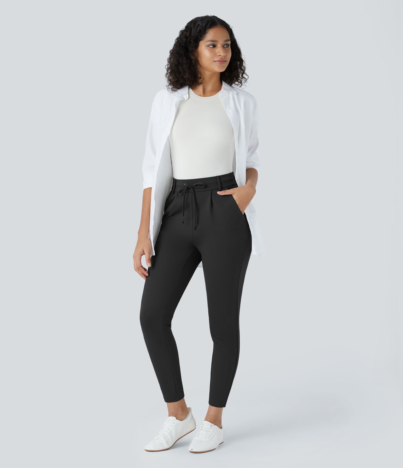 Halara Flex™ SculptKnit - Schmal zulaufende Arbeits-Hose mit mittelhohem Bund, Seitentaschen und Kordelzug