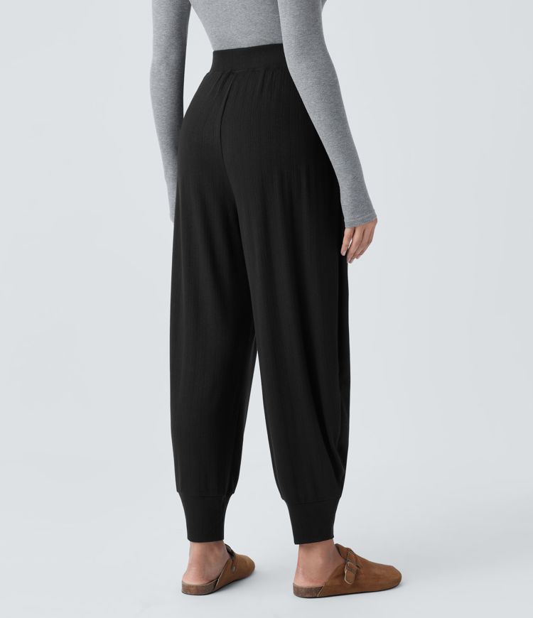 Pantalón deportivo acanalado tiro alto bolsillo lateral plisado