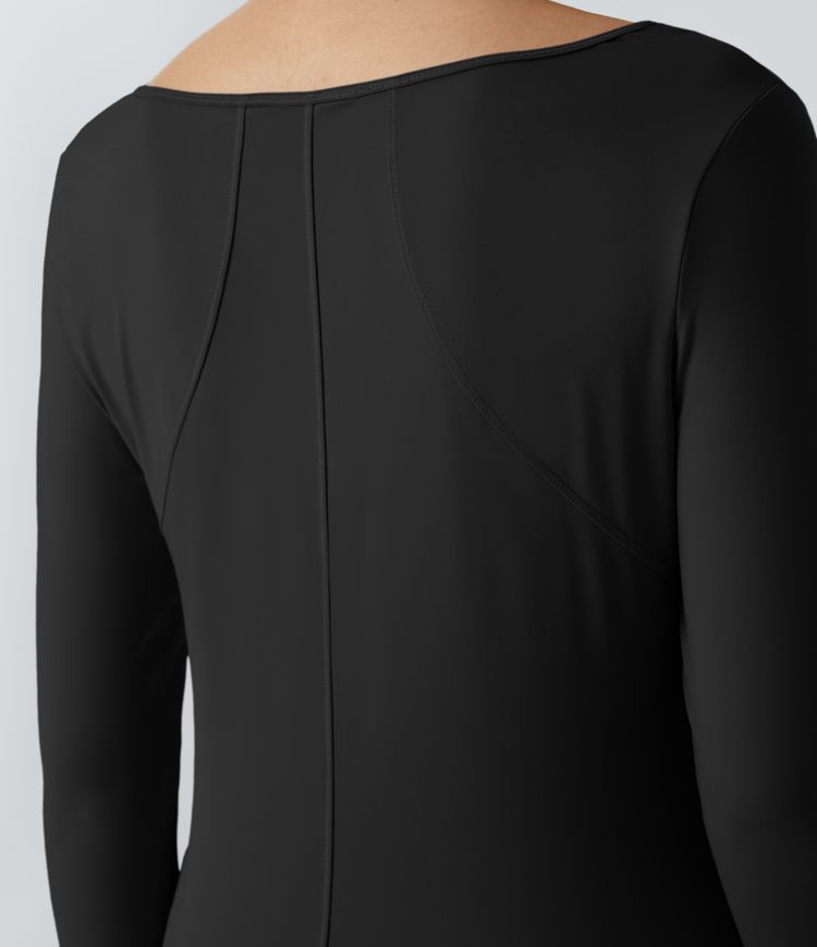 Notch collar thumb hole ruched detailing curved hem yoga sports top