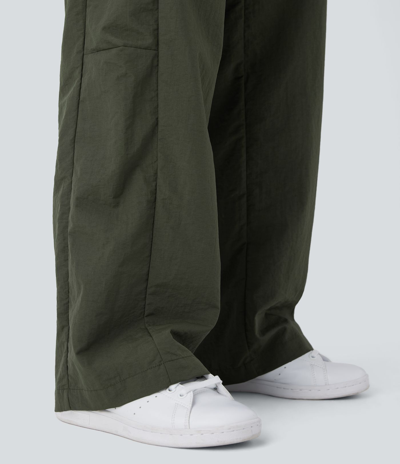 Pantalon large fluide taille basse avec cordon de serrage, bordure à volants et jambes amples avec poches