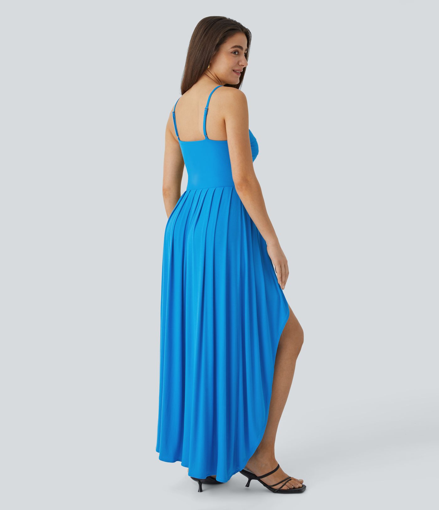 Geripptes, fließendes Maxi-Partykleid mit verstellbaren Trägern und aymmetrischem Saum