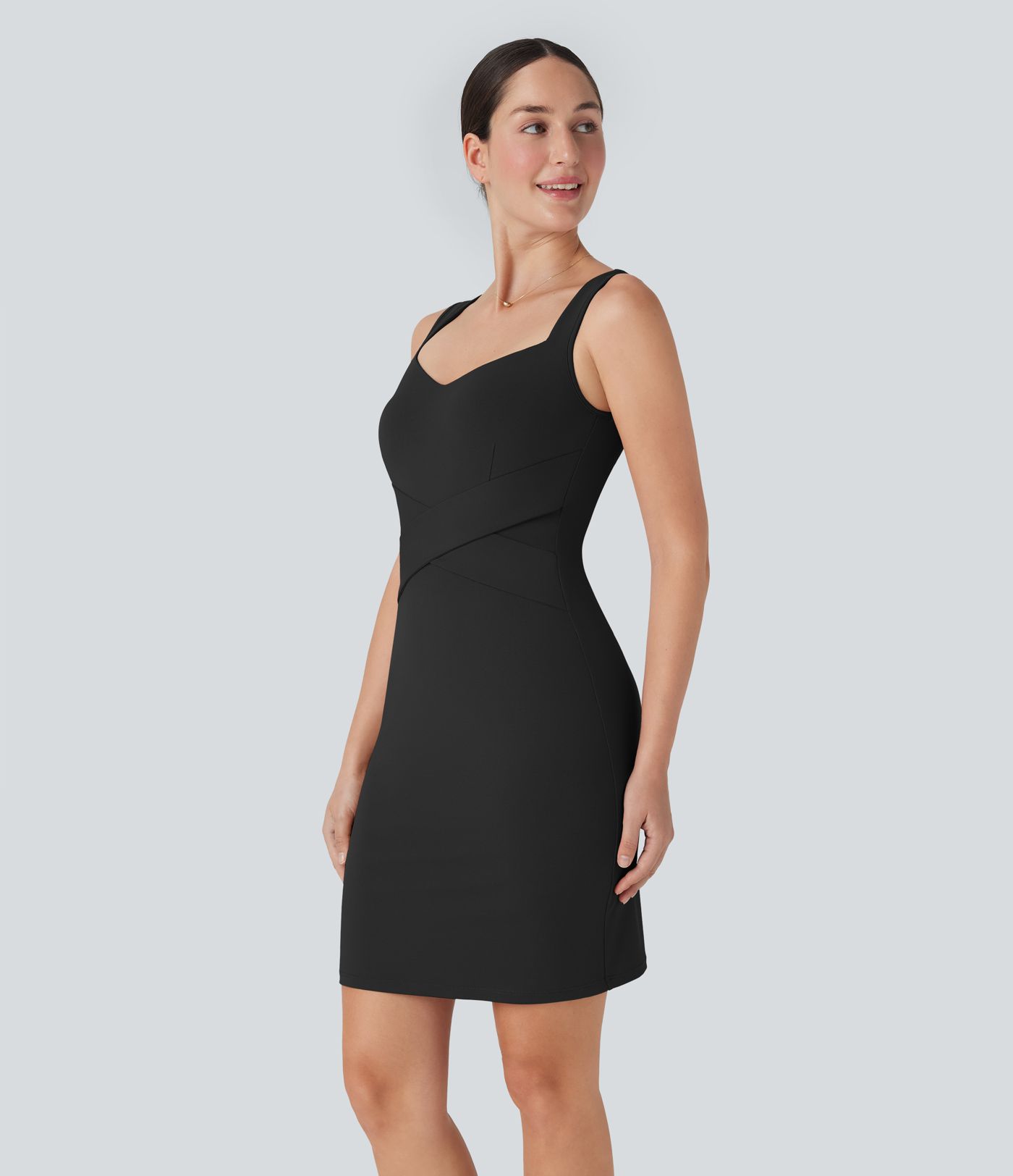 Robe décontractée mini moulante avec dos nu