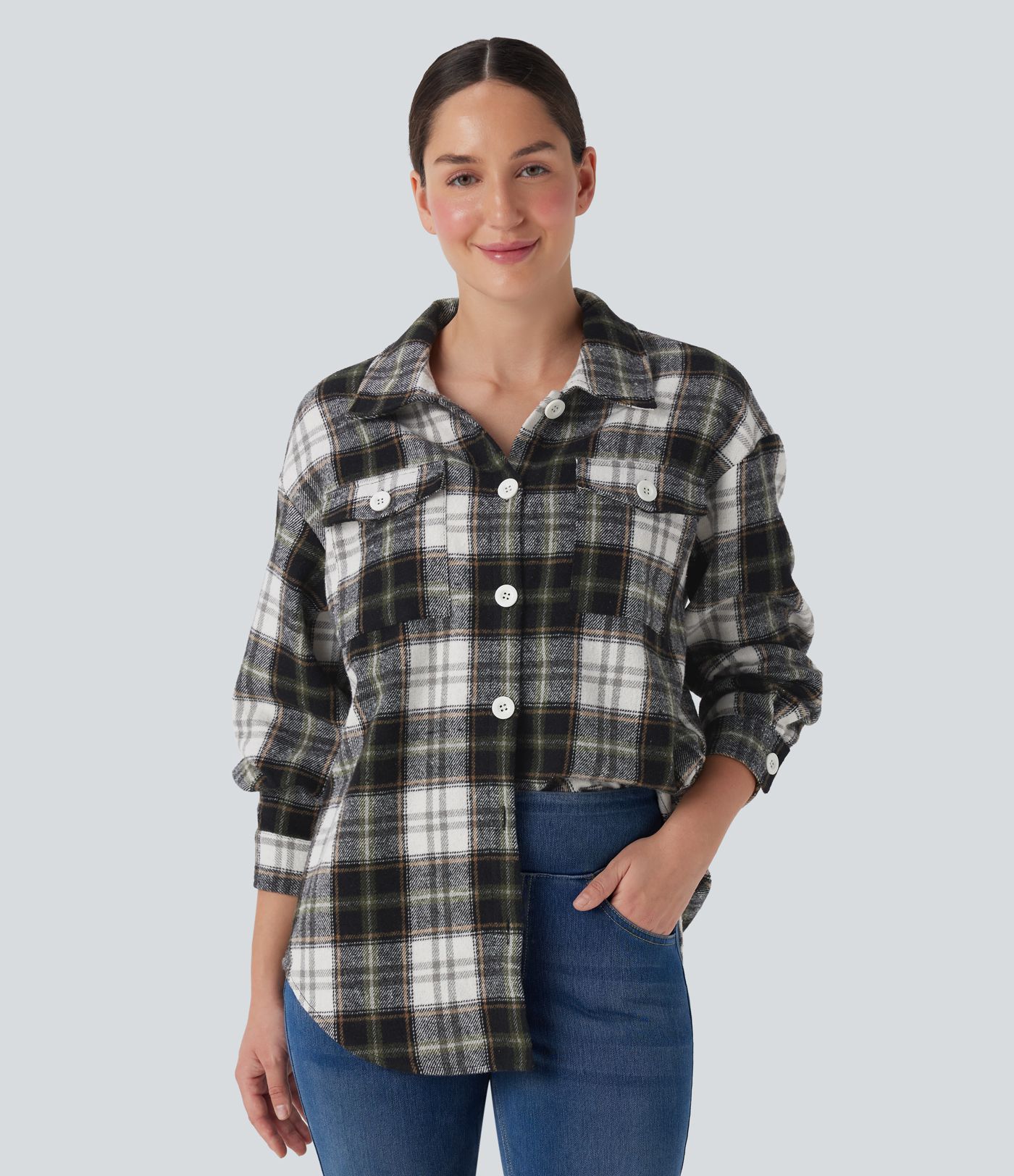 Chemise-veste décontractée à motif écossais avec ourlet arrondi et poches à rabat