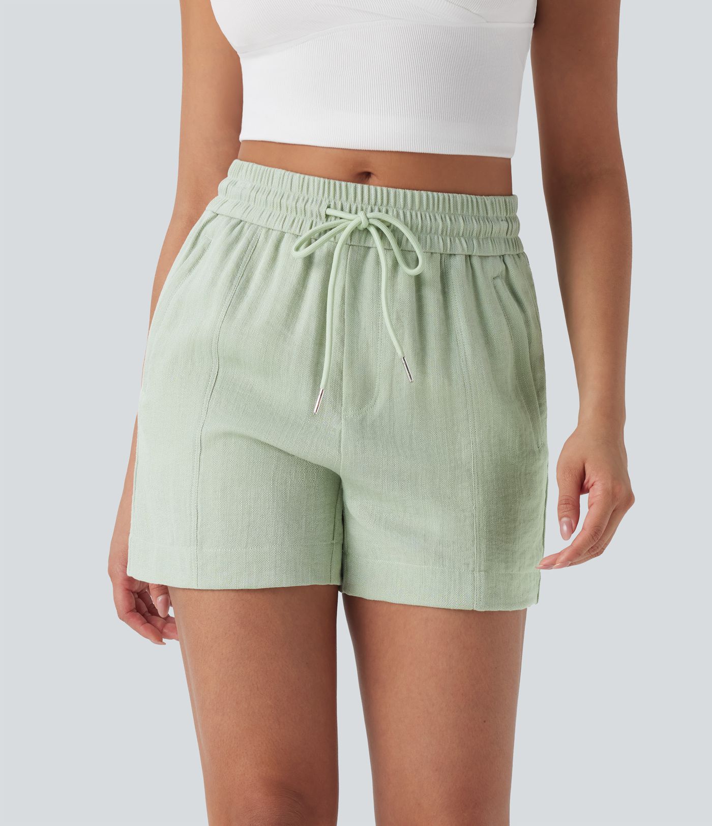 Arbeitsshorts mit mittelhohem Bund, seitlichen Reißverschlusstaschen und Kordelzug