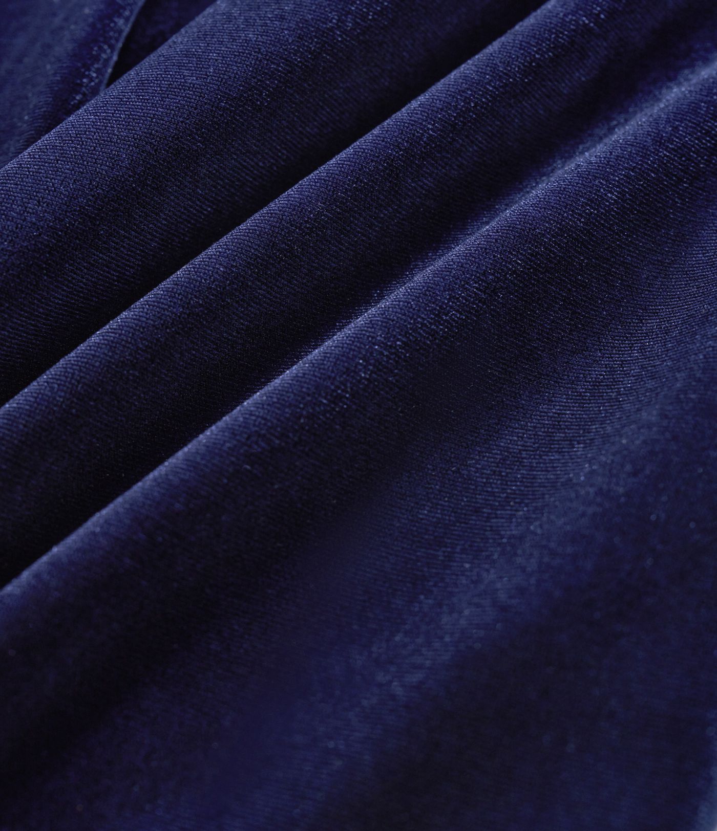 Fließende Samt-Hose mit hohem Bund, Seitentaschen und weitem Bein