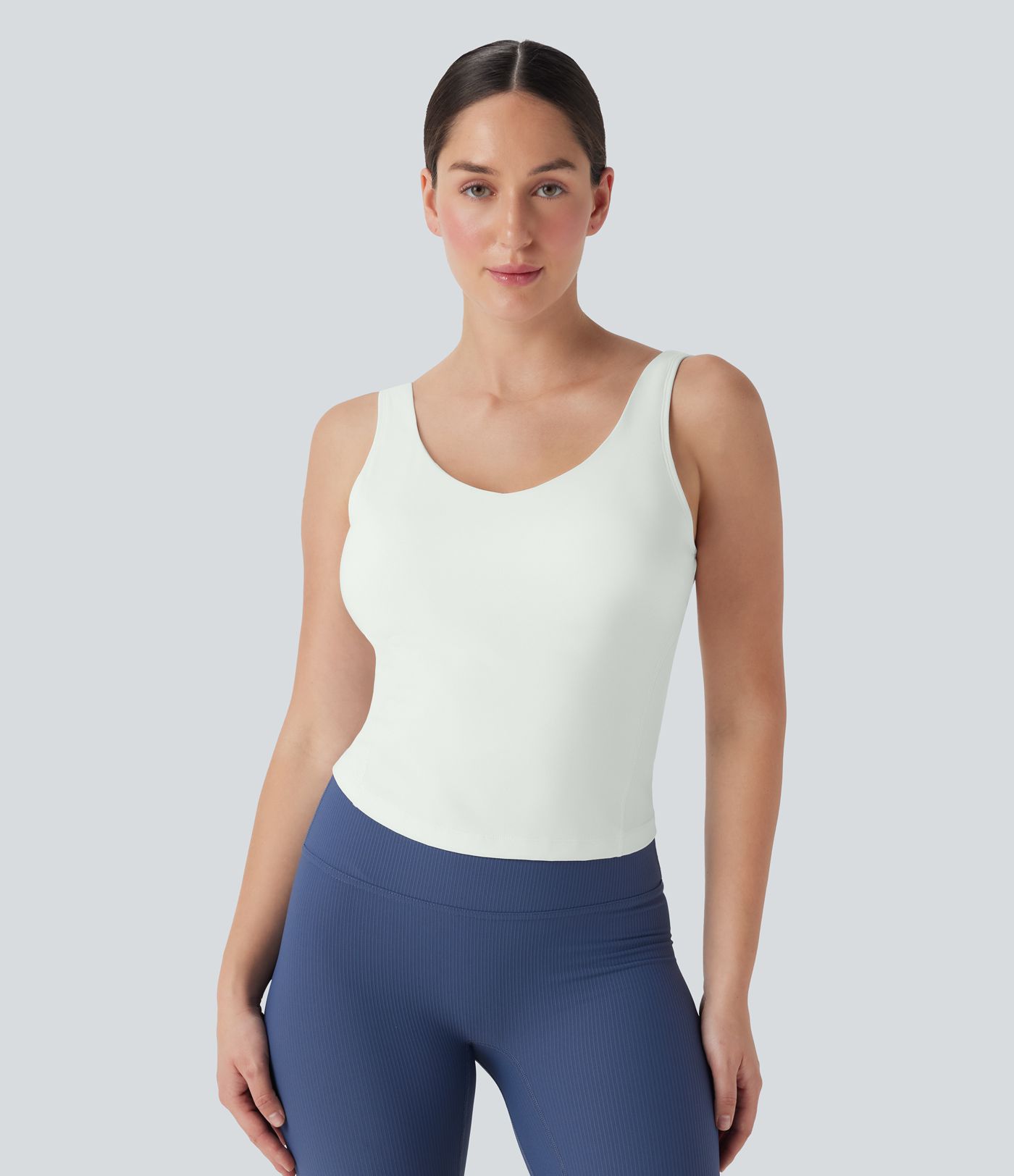 Top de running SoftlyZero™ Plush afelpado con relleno y escote en V en copas D-F