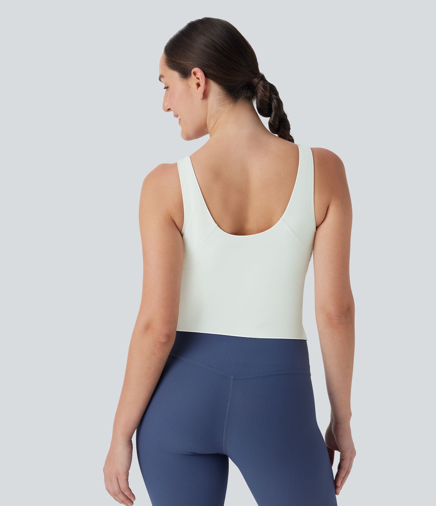 Top de running SoftlyZero™ Plush afelpado con relleno y escote en V en copas D-F