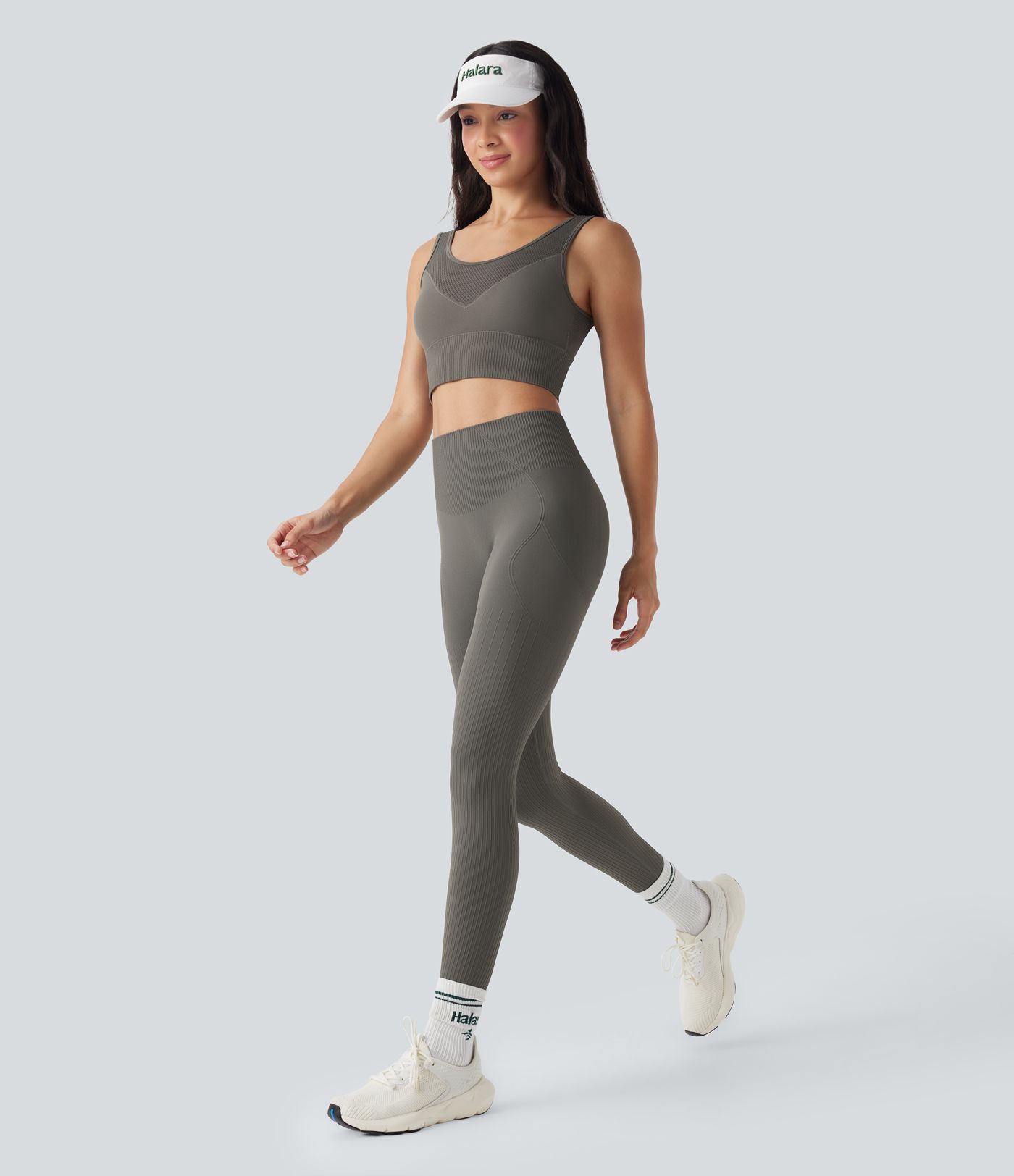 Brasier deportivo Seamless Flow sin costuras de sujeción baja con espalda en U y pretina acanalada en copas A-C